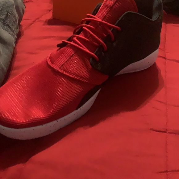 Jordan eclipse comfortable - Picture 2 of 3